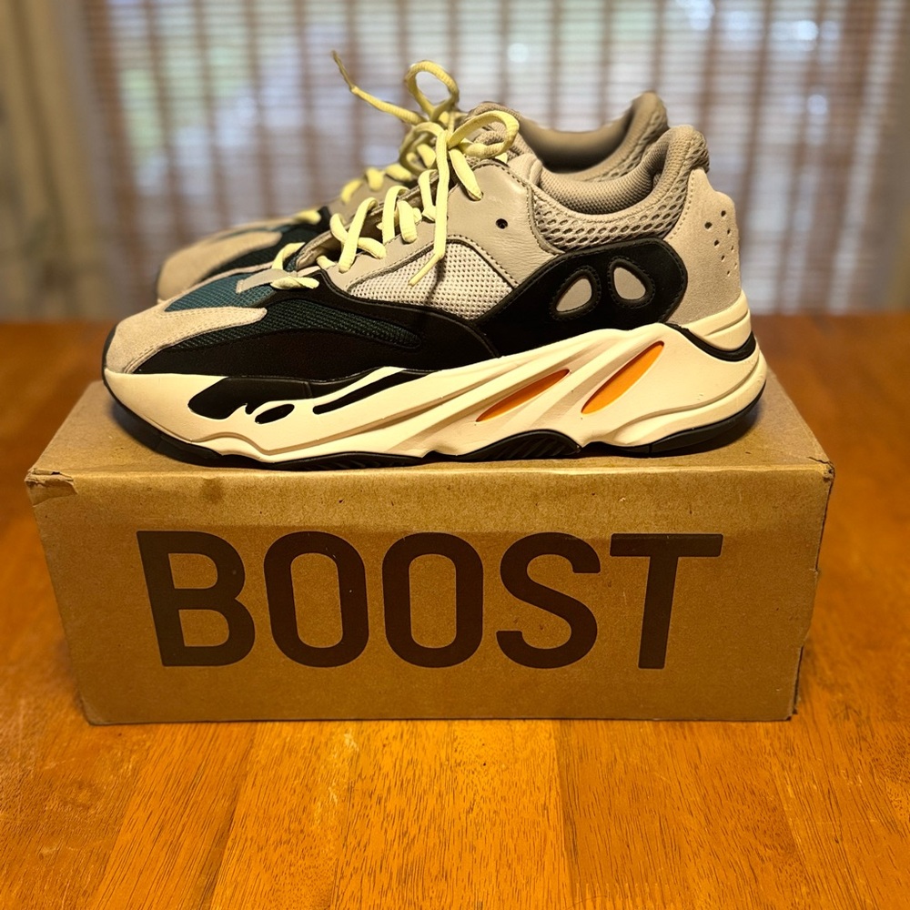 ADIDAS YEEZY BOOST 700 wave runner